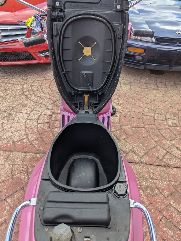 Piaggio, VESPA, 2011, 49 (cc)