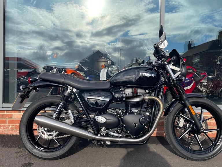 Triumph Bonneville street twin 900
