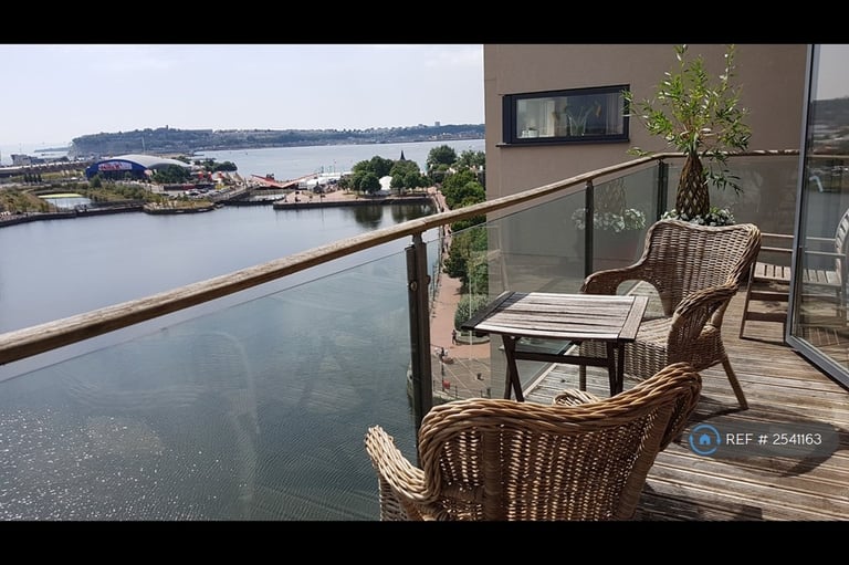 2 bedroom flat in Falcon Drive, Cardiff, CF10 (2 bed) (#2541163)