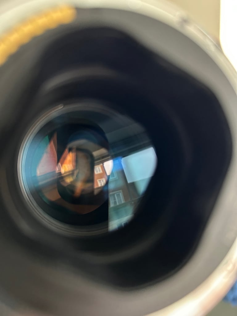 Canon EF 70-200mm f/2.8 L USM – Legendary Pro Telephoto Zoom – Boxed with Hood & Case