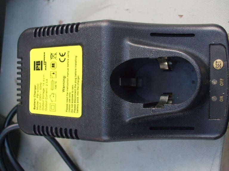 CORDLESS HAMMER DRILL & DRILL SET