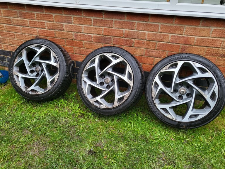 19 inch Vauxhall Insignia S Alloy wheels 
