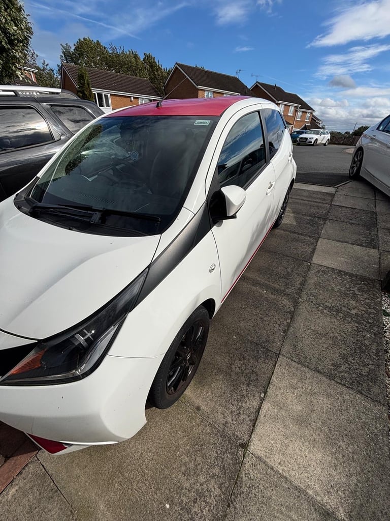 Toyota, AYGO, Hatchback, 2017, Semi-Auto, 998 (cc), 5 doors