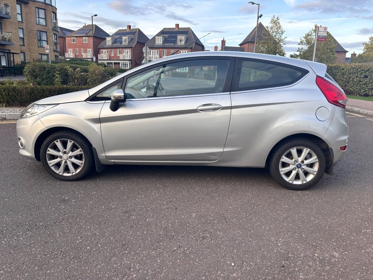 Ford fiesta 1.25 zetec 3dr 2009 petrol