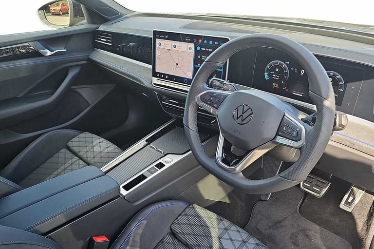 2025 Volkswagen Passat 1.5 eTSI R-Line 5dr DSG Estate Petrol Automatic