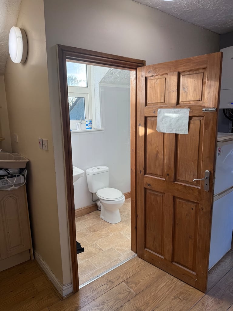 A large Studios Flat in B6, self contained at £850 per month all inclusive of bills