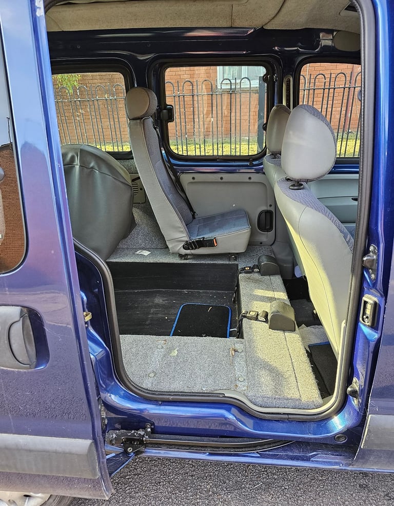 Renault Kangoo 1.2L Wheel Chair Access, New MOT