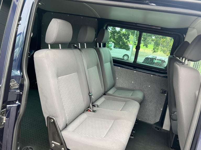 2015 Volkswagen Transporter 2.0 180PS Highline Kombi Van DSG WINDOW VAN Diesel Automatic