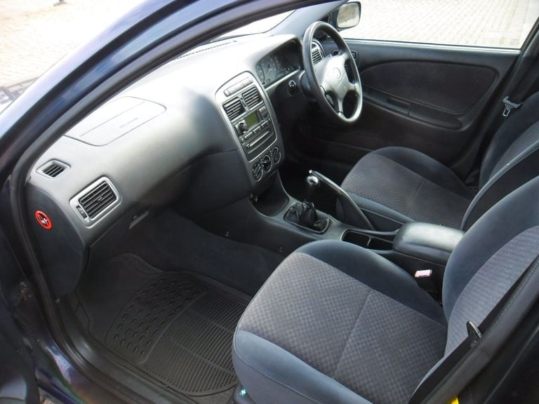 Toyota, AVENSIS, Saloon, 2001, Manual, 1794 (cc), 4 doors