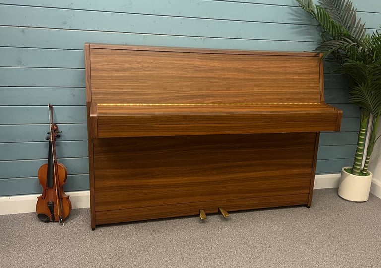 🎵🎹 STUNNING YAMAHA E108 **TUNED/SERVICED/WARRANTY AND FREE DELIVERY**🎹🎵