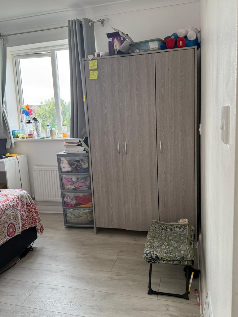 2 Bedrooms flat