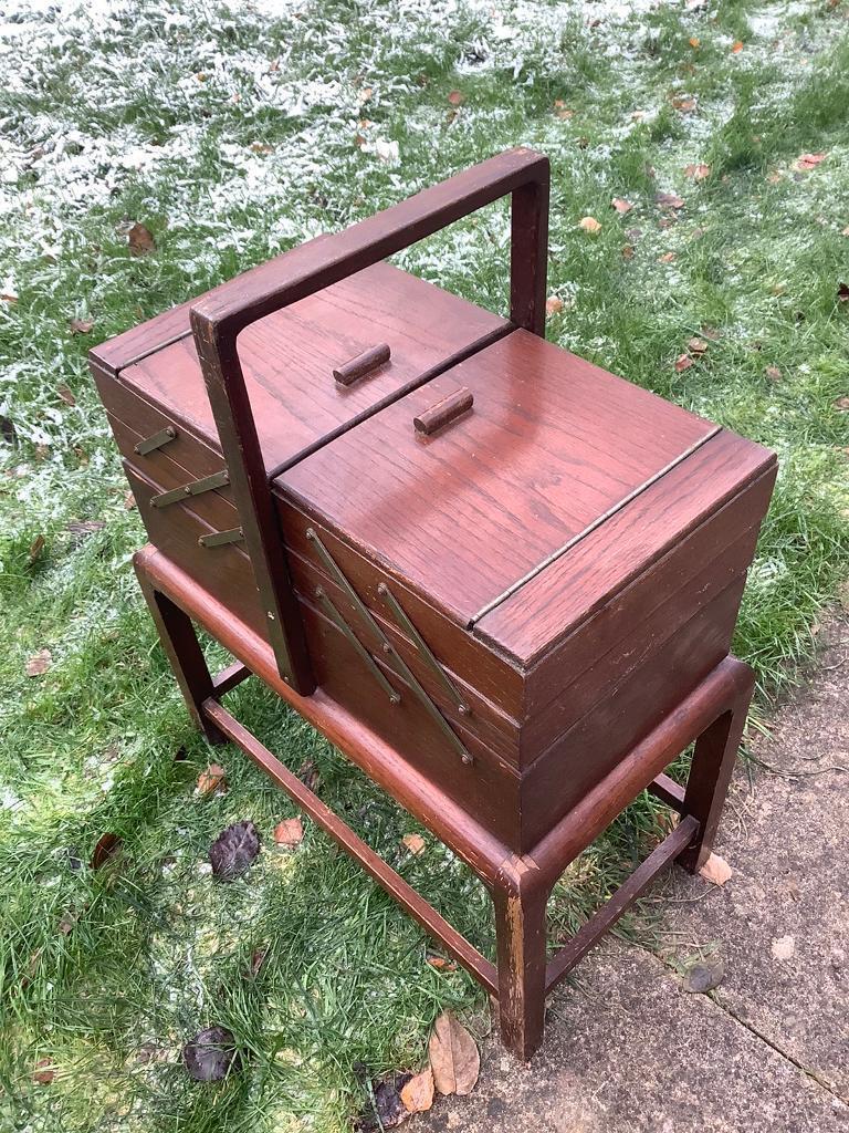 Vintage Cantilever Sewing Machine 