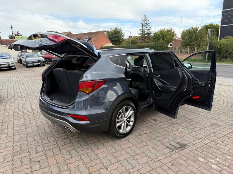 2017 Hyundai Santa Fe 2.2 CRDi Blue Drive Premium SE Auto 4WD Euro 6 (s/s) 5dr (7 Seat) ESTATE Di...