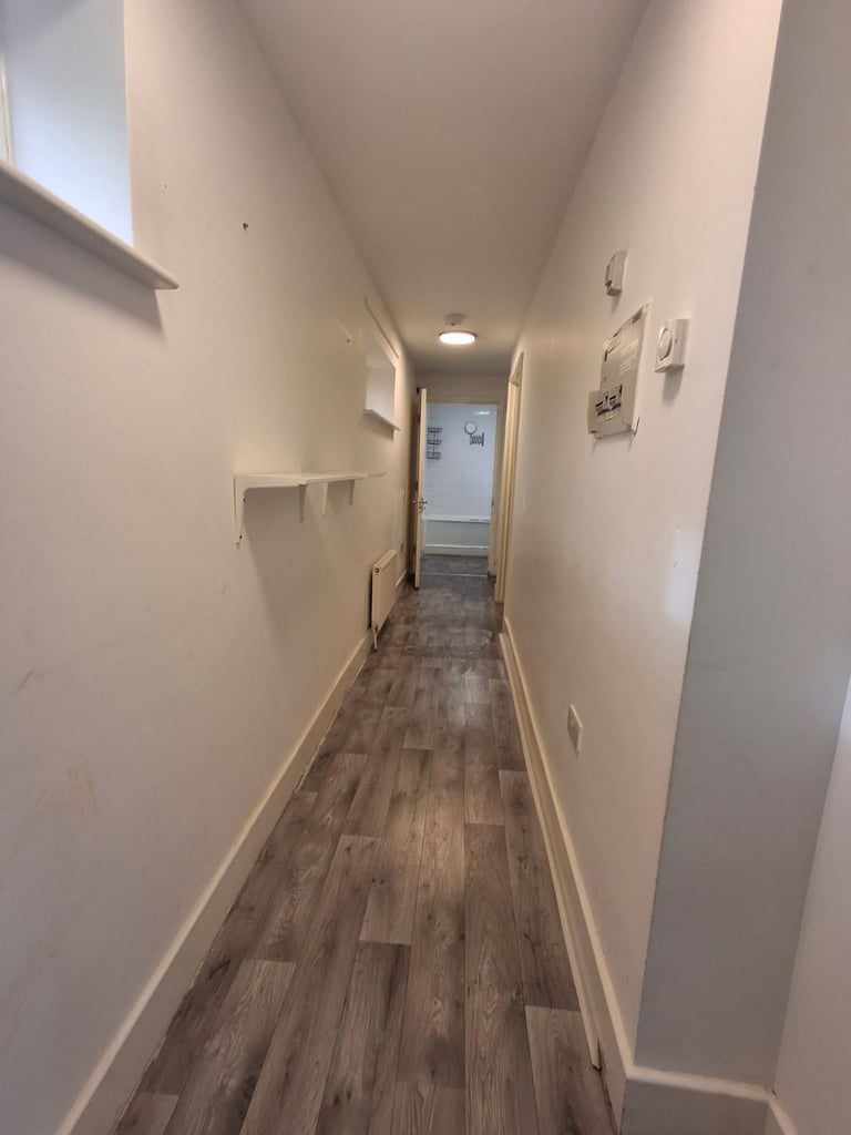 Modern 2-Bedroom Apartment with Garden & Private Parking – E17 