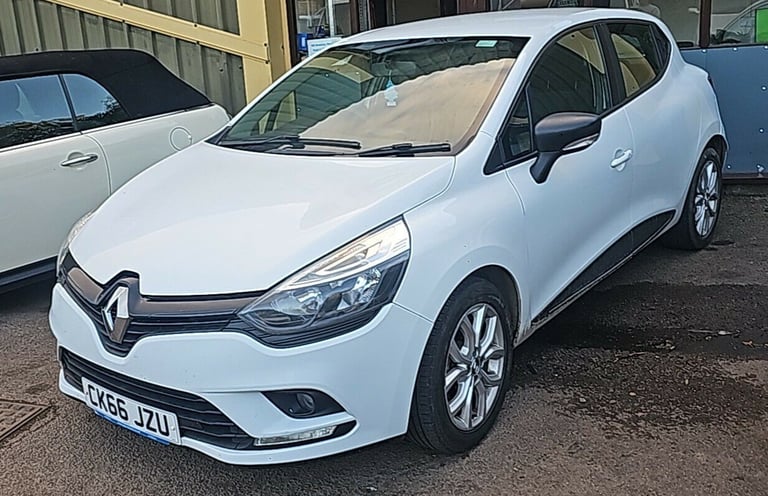 2016 Renault Clio 1.2 16V Play 5dr HATCHBACK Petrol Manual