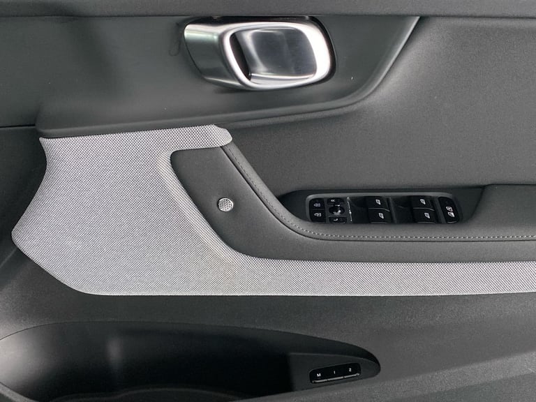 2022 Polestar Polestar 2 300kW 78kWh Long Range DM [Plus] 5dr 4WD Auto Saloon ELECTRIC Automatic