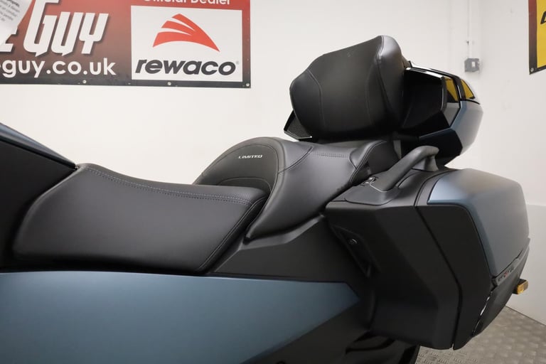2025 Can-Am Spyder RT Limited Trike Mineral Blue Satin - IN STOCK NOW 