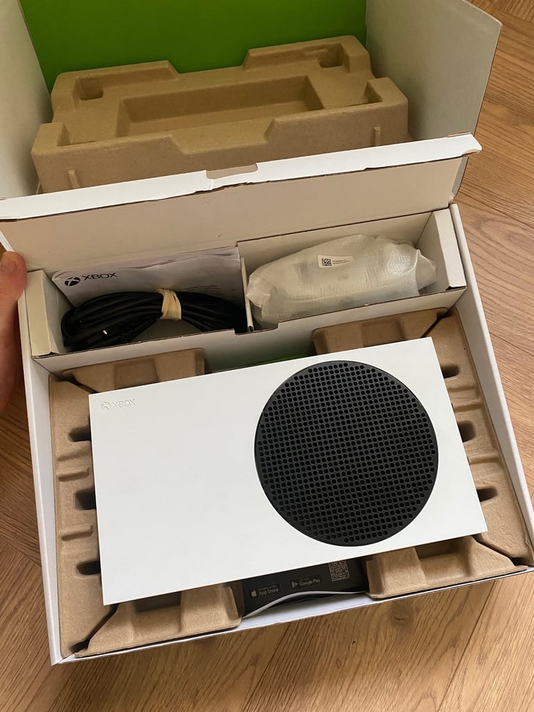 Microsoft Xbox Series S 512GB - White Controller - Excellent Condition