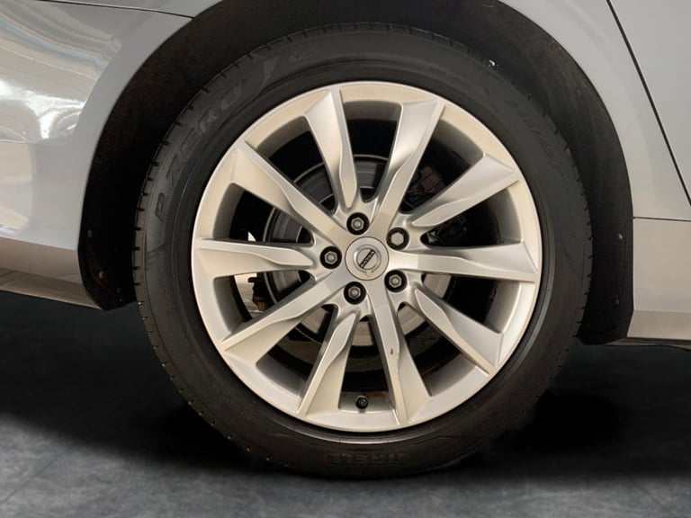 2019 Volvo V90 2.0 D4 Momentum Plus Estate 5dr Diesel Auto Euro 6 (s/s) (190 ps) - SENSUS  Estate...
