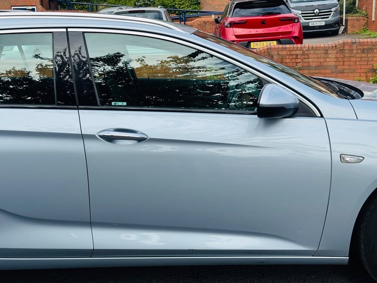2017 Vauxhall Insignia TECH LINE NAV 5-Door Diesel
