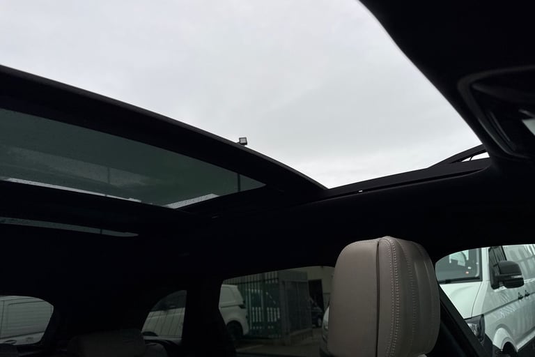 2019 Land Rover Range Rover Velar 2.0 D240 R-Dynamic HSE Auto 4WD Euro 6 (s/s) 5dr SUV DIESEL Aut...