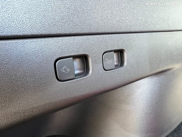 2024 Tesla Model Y RWD 5dr Auto MPV Electric Automatic