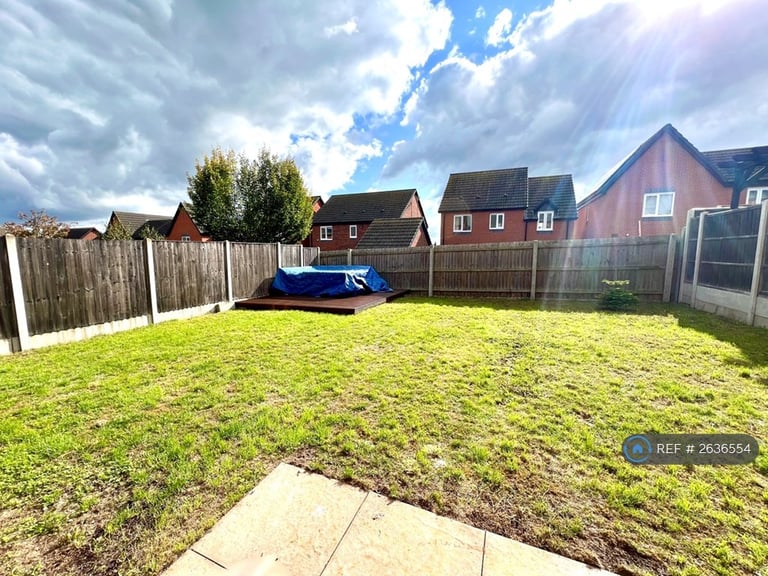 3 bedroom house in Admiral Way, Leamington Spa, CV31 (3 bed) (#2636554)