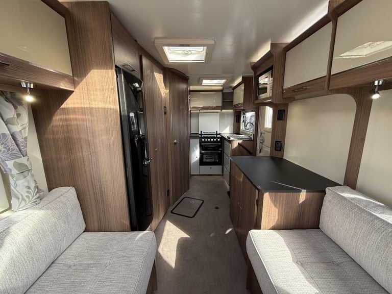 2018 BAILEY UNICORN SEVILLE 2 BERTH TOURING CARAVAN