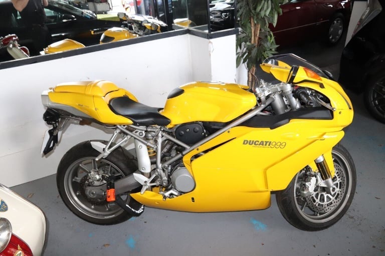 2004 Ducati 999 GIALIO FLY  2004ONLY 200 MILES FROM NEW Petrol Manual