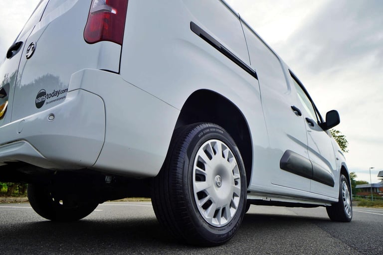 2022 Vauxhall Combo 1.5 Combo 2300 Sportive L2 LWB + 3 Seater + Twin Slider + Top Spec Van Panel ...