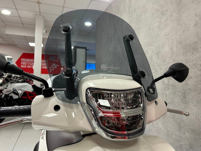 2023 Piaggio Medley 125 - 1332 miles