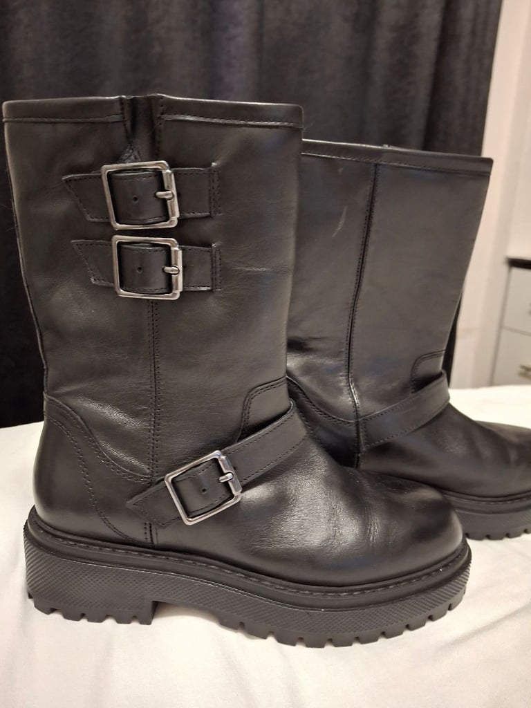 Women's M^S black boots