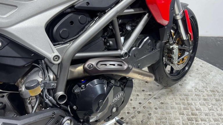 Ducati Hyperstrada 2013 12K SUPER NAKED SUPERMOTO WARRANTY MOT SERVICED 821CC