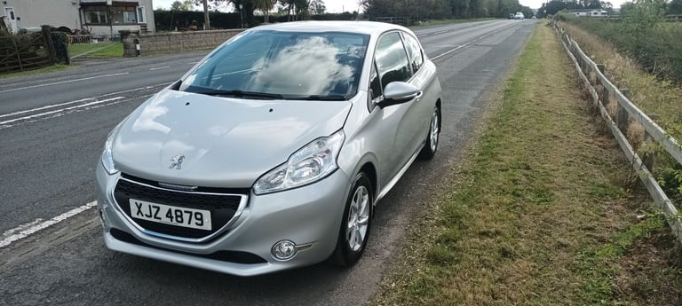 Peugeot, 208, Hatchback, 2015, Manual, 1199 (cc), 3 doors