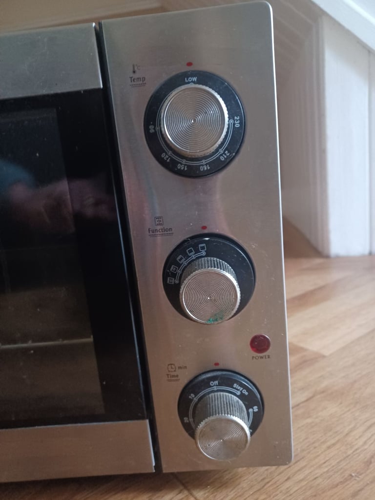 Cookworks mini oven nearly new