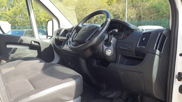  Peugeot Boxer 2.2 BlueHDi 435 Professional L4 H2 Euro 6 (s/s) 5dr Diesel Manual