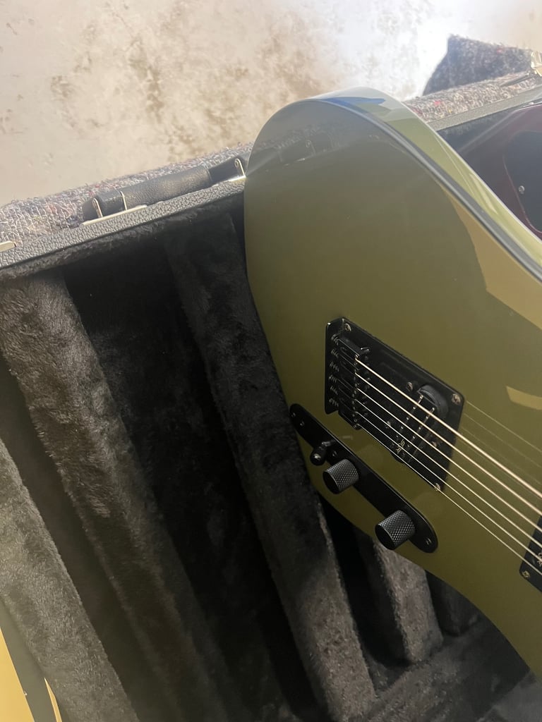 Tour tech guitar stand case