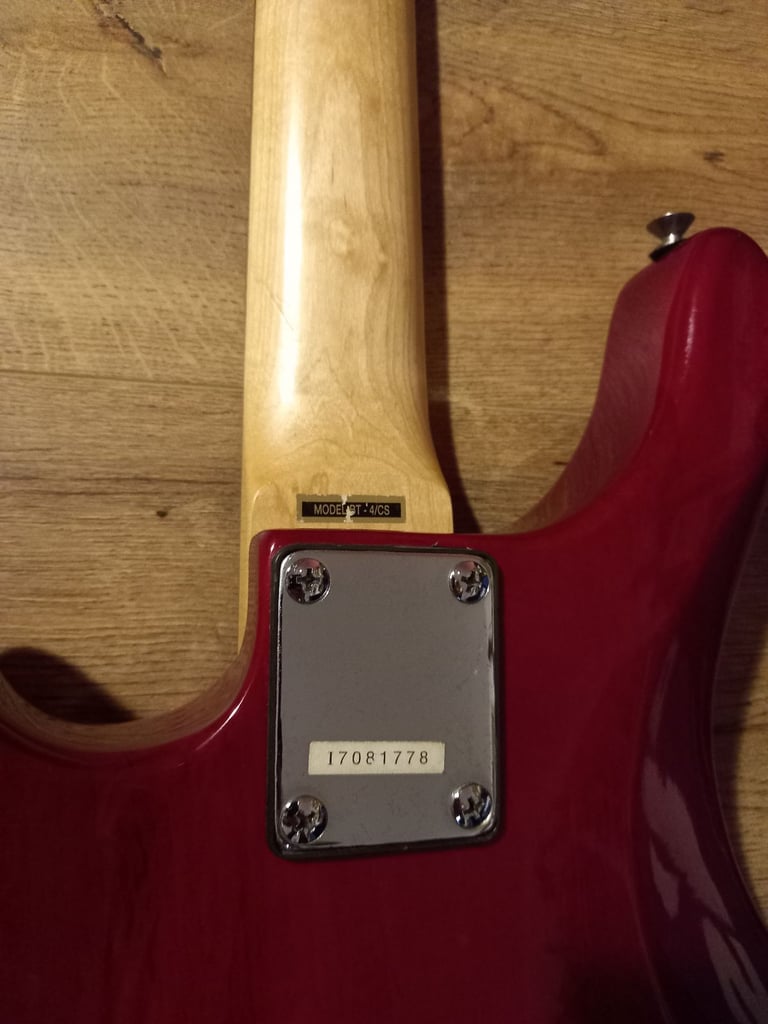 Washburn Maverick series BT-4CS electric guitar. Made between 1997-2002.