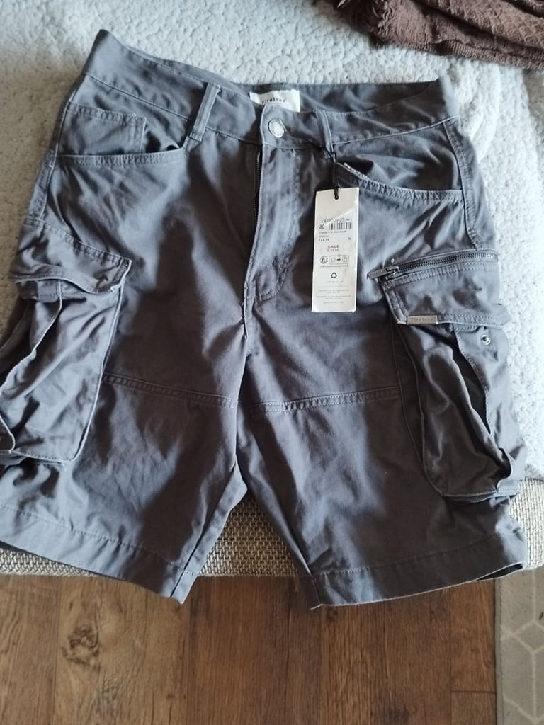 image for Firetrap man shorts size M