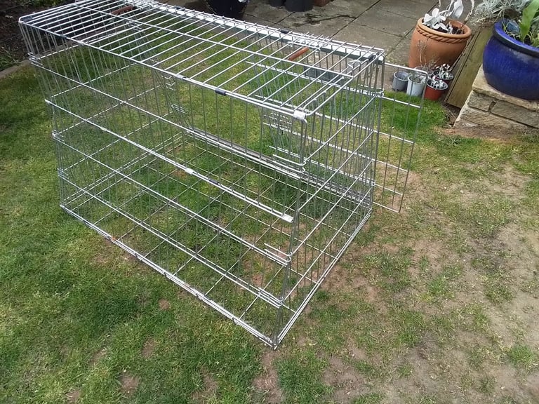 Dog cage for car