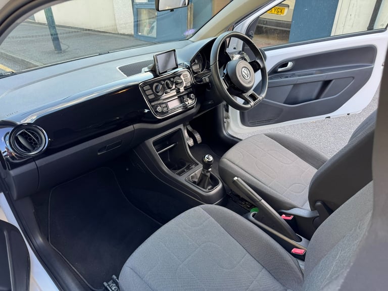 2014 Volkswagen up! 1.0 Move Up 3dr HATCHBACK Petrol Manual