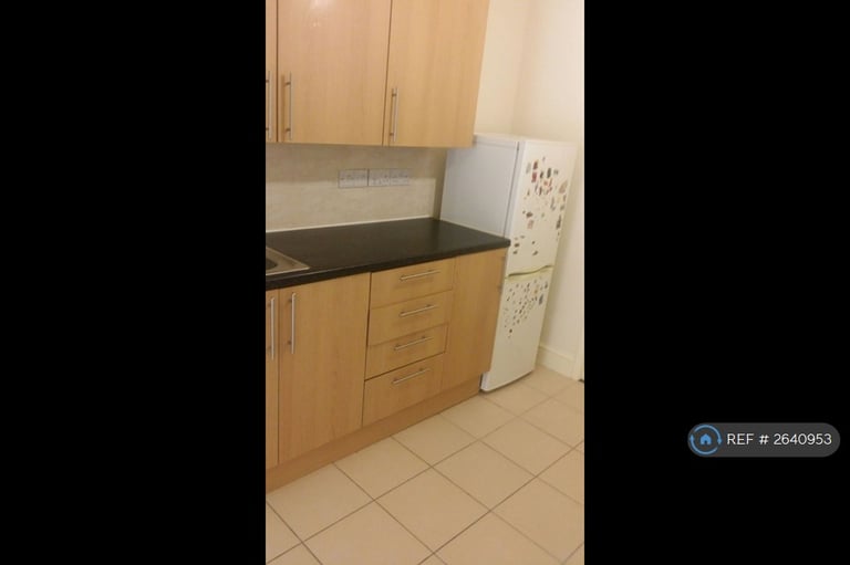 Studio flat in Mitcham Road, Croydon, CR0 (#2640953)
