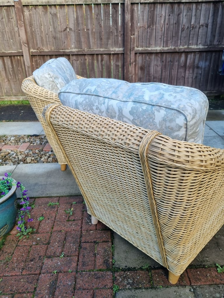 Three Piece Conservatory/Summer Room Suite.Delivery