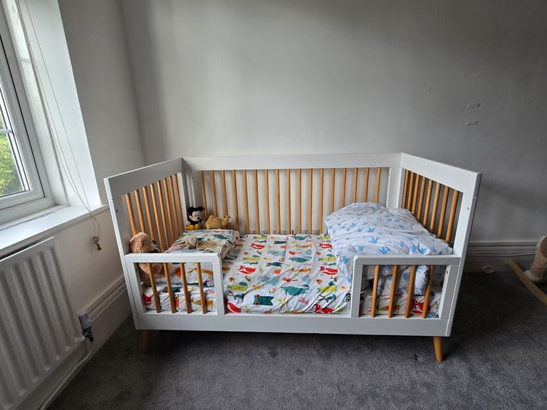 Maya cot bed from OBaby. White colour. 