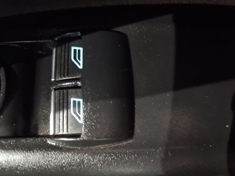 FORD TRANSIT CONNECT 1.5 240 ECOBLUE TREND AUTO L2 120 BHP COMBI VAN