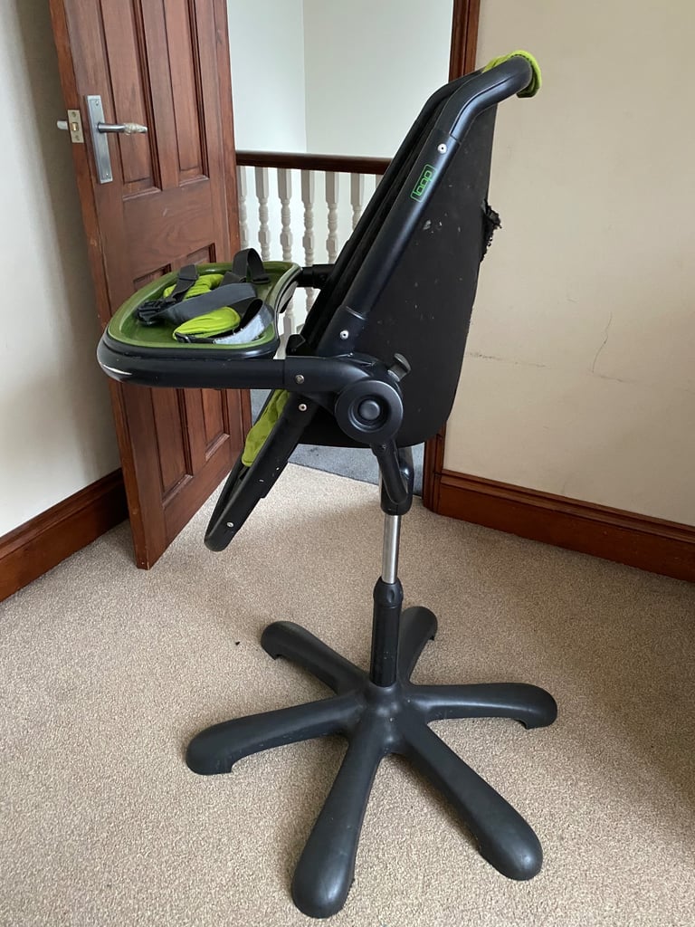 High Chair- Mamas and Papas 