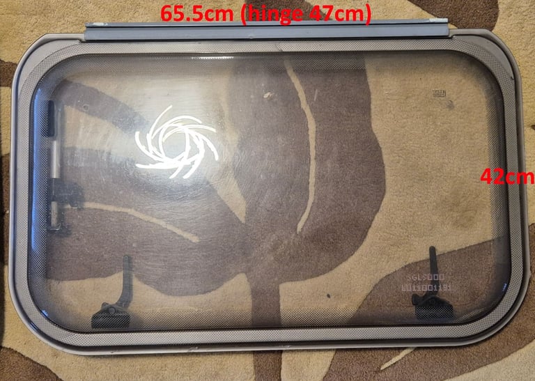 Large selection of caravan windows. Various sizes with various prices.