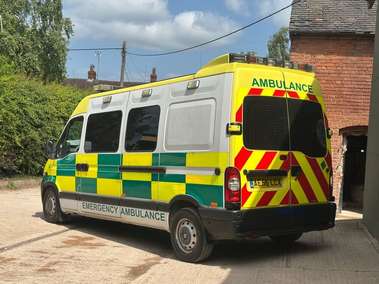 2006 Renault Master LOW MILEAGE AUTOMATIC Ex ambulance ideal Campervan project!