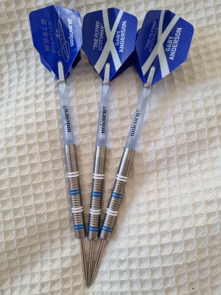 Set of Gary anderson darts