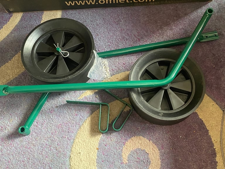 Omlet Eglu cube wheels/handles